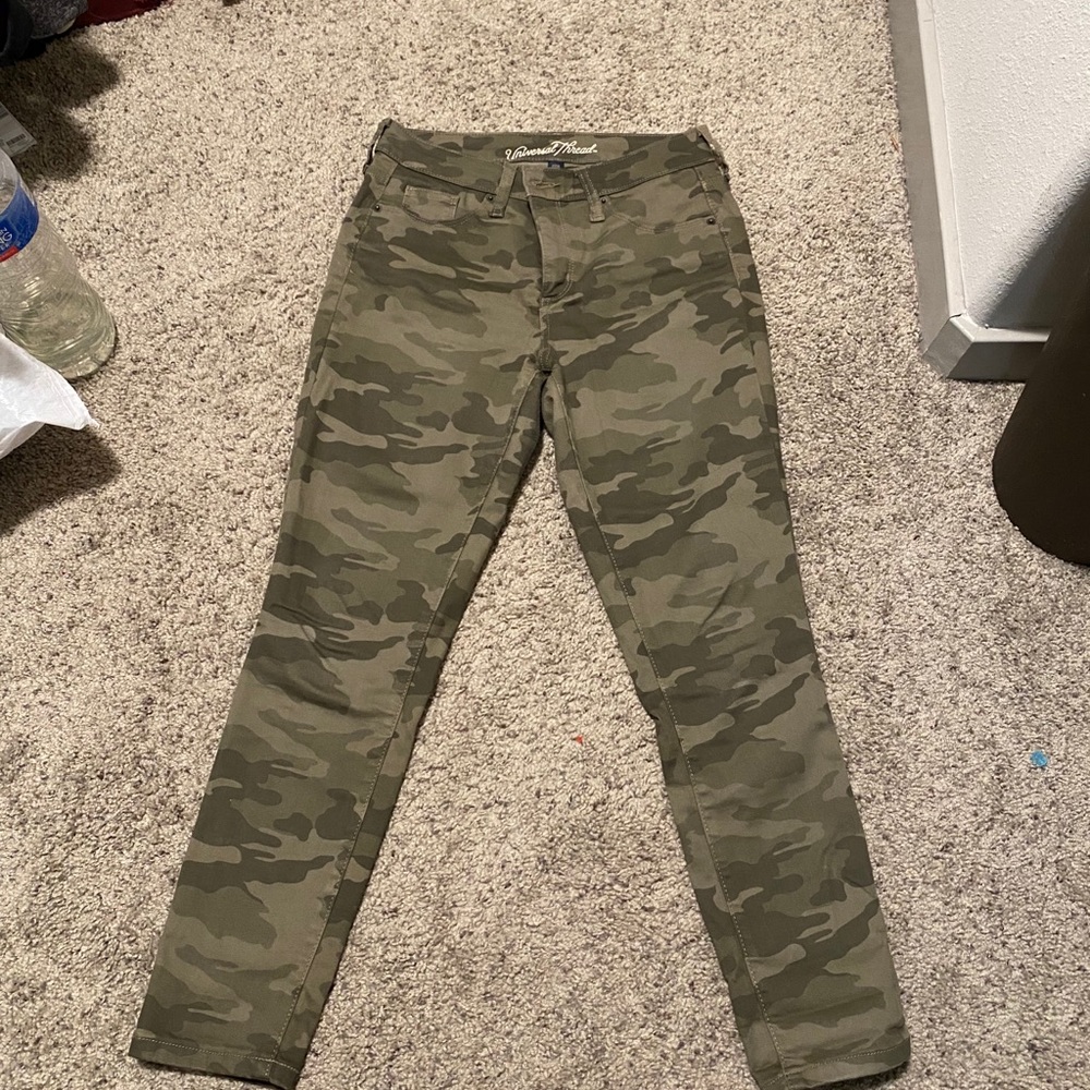 Universal Thread Camo Jeans